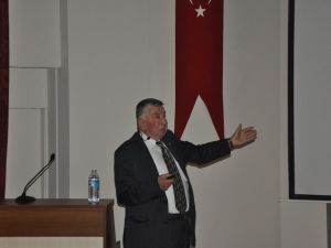 Akçiçek: “Bilimsiz geleceğin sonu felakettir”