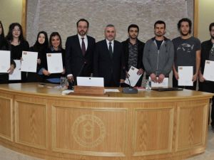 Fakültelerine birincilikle yerleşen öğrenciler onurlandırıldı