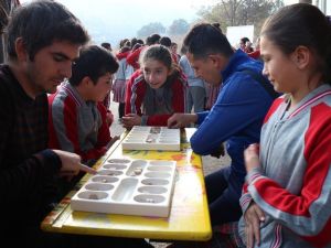Kula Gençlik Merkezi kırsal mahallelerdeki çocuklarla buluşuyor