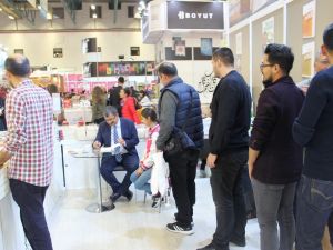 Ünlü Edebiyatçı Hayati İnanç okurlarıyla buluştu