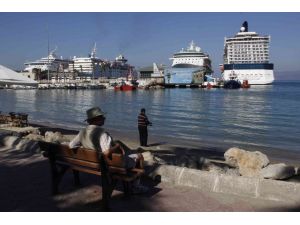 Kuşadası Doldu Taştı