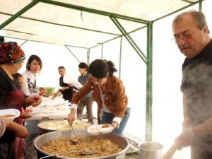 Öğretmenler ve veliler pilav gününde buluştu