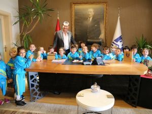 Minik öğrencilerden Başkan Kocadon’a ziyaret