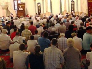 İzmir’de Camiler Doldu Taştı