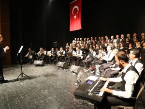 Efeler Belediyesi Türk Müziği Korosu mest etti