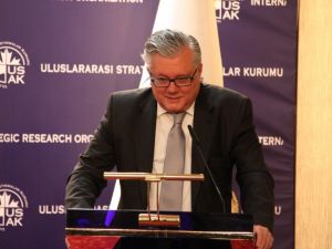 Altay Cengizer, Şehir ve Medeniyet Okulu’nda