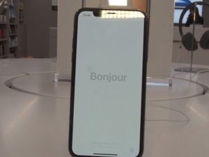 Ankara’da gece yarısı iPhone X çılgınlığı