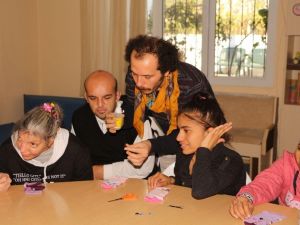 Kuşadası’nda engelliler için kukla atölyesi düzenlendi