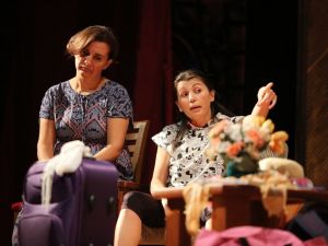 Sahnede kadın hikayesi