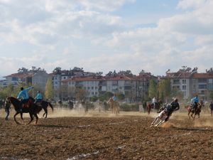Manisa keşkek ve cirit ile şenlendi