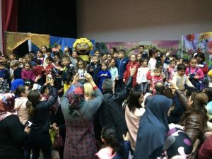 Saruhanlılı çocuklar ‘Arı Maya’ ile buluştu