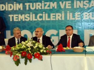 Vali Köşger, inşaat ve turizm sektörü temsilcileriyle bir araya geldi
