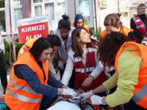 Tatbikatı gerçek sandılar kan vermek için hastaneye koştular