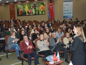 Salihli TSO Kadınlar Birliği’nden ’Etkili Anne-Baba Tutumları’ konferansı