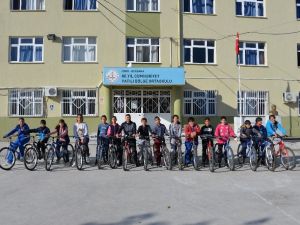 Bisikletler bakanlıktan yemekler okuldan