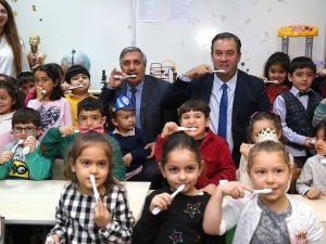 Bucalı miniklere diş bakımı eğitimi