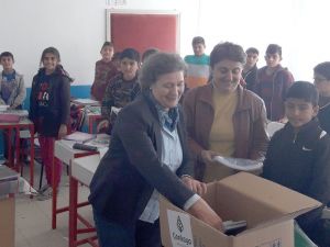 Çankaya’nın kırtasiye seti köy okullarında