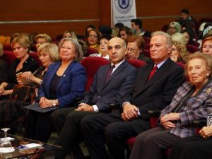 Yeşilçam’ın efsanesi Ediz Hun: “Mutluluğun yegâne yolu paylaşmaktır”