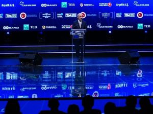 Genç mucitler Bakan Elvan’ın elinden ödüllerini aldılar