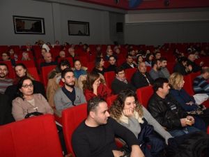 Engelliler için sahne aldılar