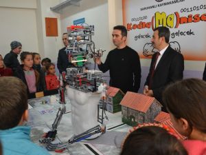 Saruhanlı’da öğrenciler robotik çalışmaları inceledi
