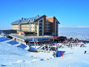 Palandöken’e ünlüler akın etti