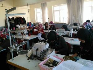 Altıntaş’ta Elbise Dikim Kursu