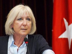 Banu Avar Karşıyaka’ya konuk oluyor