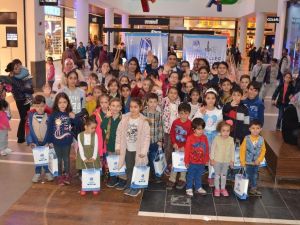 Minik karikatüristler yeteneklerini sergiledi