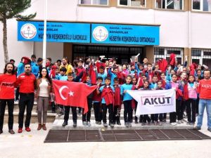 AKUT okullarda deprem semineri veriyor