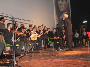 Neşet Ertaş Akhisar’da anıldı