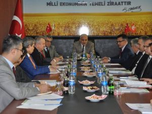 Vali Güvençer’den ’Organik tarım ve jeotermal seracılığa odaklanmalıyız’ çağrısı