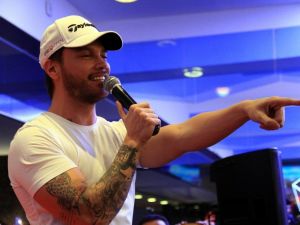 Ünlü pop sanatçısı Sinan Akçıl Samsunluları coşturdu