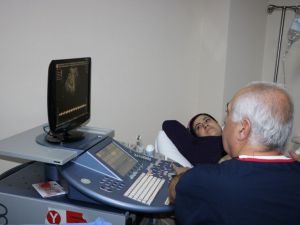 Anne karnındaki bebeğe operasyon