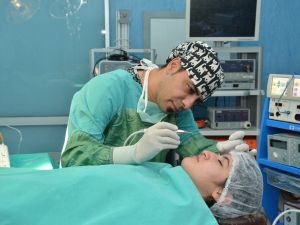 Piezo Cerrahisi ile ultrasonik burun estetiği