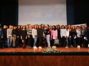 Üniversitelilere dijital reklam eğitimi