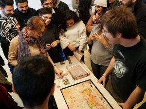 Türk Siyasetini oyun oynayarak öğrendiler