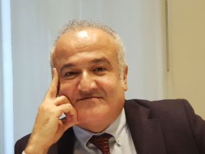 Aşırı terleme ergenlik döneminde de psikolojiyi olumsuz etkiliyor