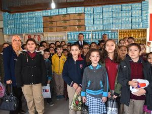 Taytanlı öğrencilerinden sosyal markete destek