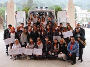 İzmir Ekonomili paramedikler hayat kurtarıyor