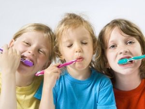 Çocuklarda diş renklenmeleri kaygıyı artırıyor