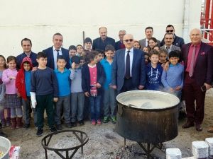 Keşkek geleneğini okullarında yaşatıyorlar