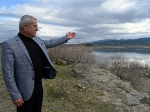 Avşar Barajı’nda düşen su seviyesi üreticiyi endişelendiriyor