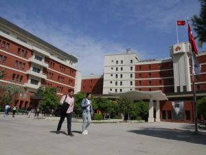 İzmir Ekonomi, girişimcilik ve yenilikçilikte 22. sıraya yükseldi