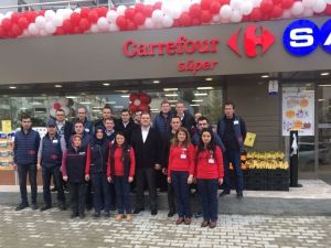 Altı yeni market ile yeni yıla ’merhaba’ dediler