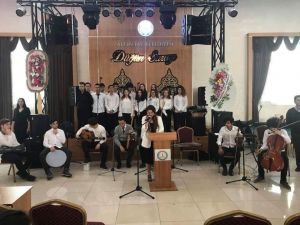 Öğrencilerinden konser