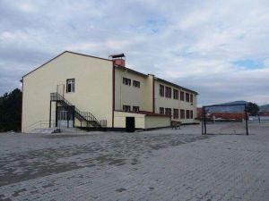 Dumlupınar’da 3 okula beyaz bayrak