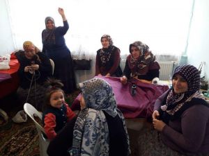 Altıntaş’ta Kumaş Boyama Kursu