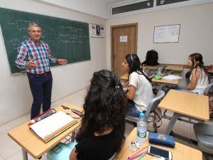 Öğrencilere karne hediyesi