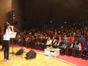 "İnsanlar molotofa değil, güzel etkinliklere layık"